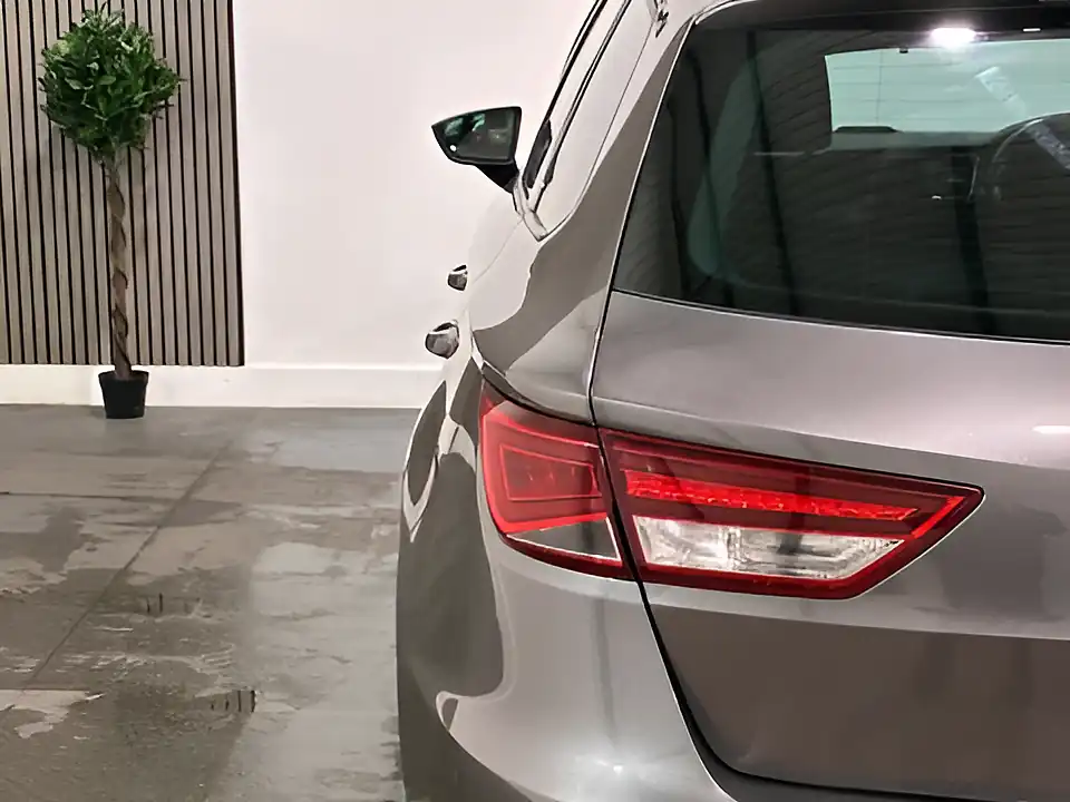 Used 2016 SEAT Leon Se Sport Tourer Grey - Interior and Exterior details 19