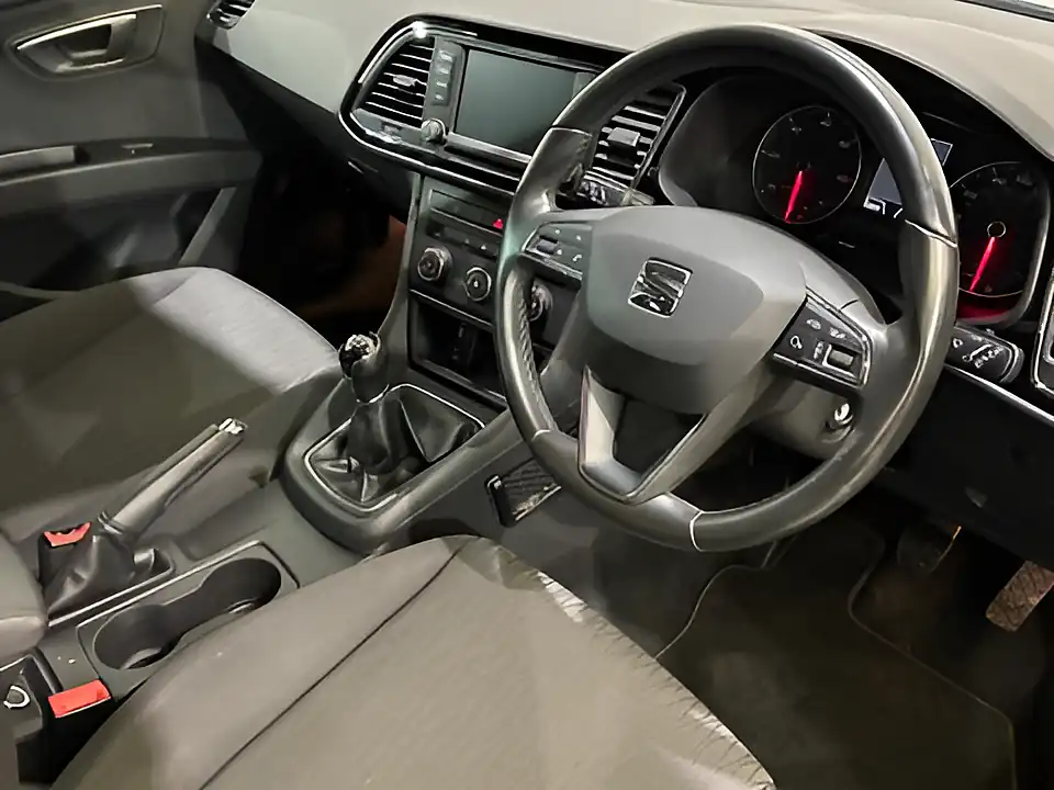 Used 2016 SEAT Leon Se Sport Tourer Grey - Interior and Exterior details 3