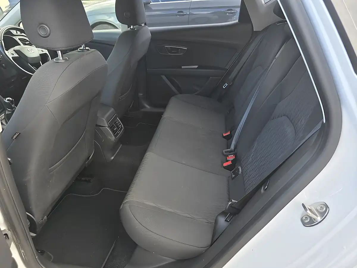 Used 2016 SEAT Leon Se White - Interior and Exterior details 10