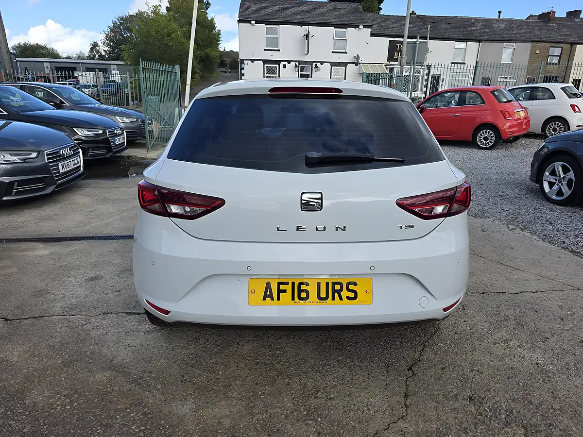 Used 2016 SEAT Leon Se White - Interior and Exterior details 7