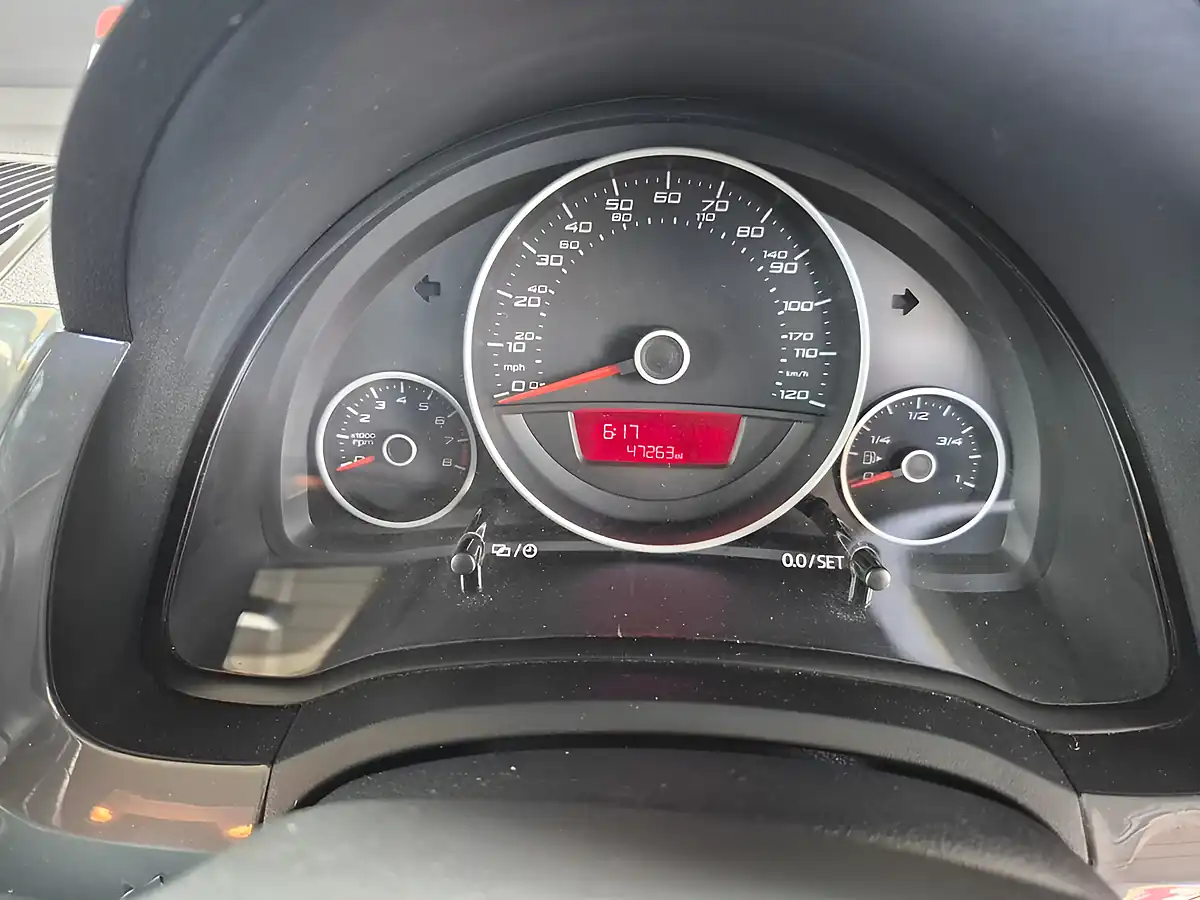 Used 2016 SEAT Mii By Mango Beige - Interior and Exterior details 15