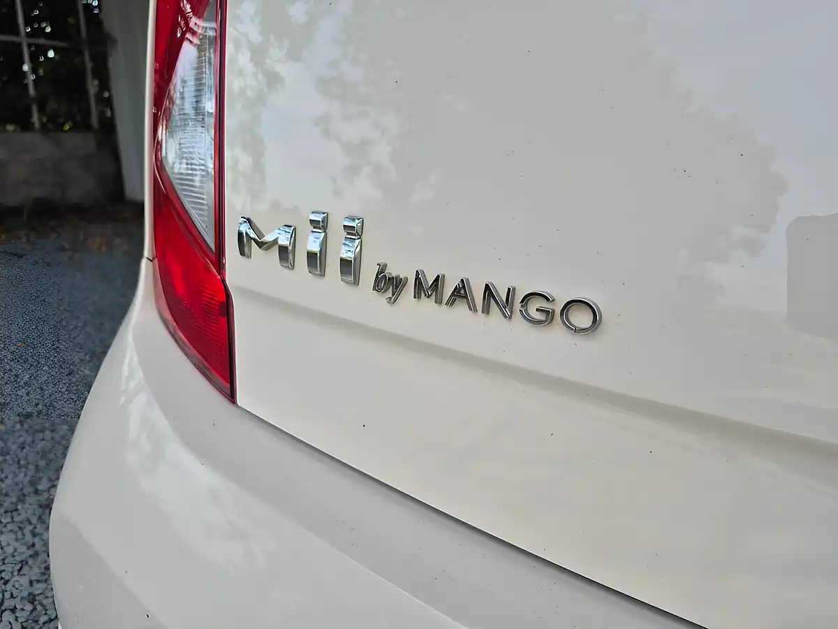 Used 2016 SEAT Mii By Mango Beige - Interior and Exterior details 8