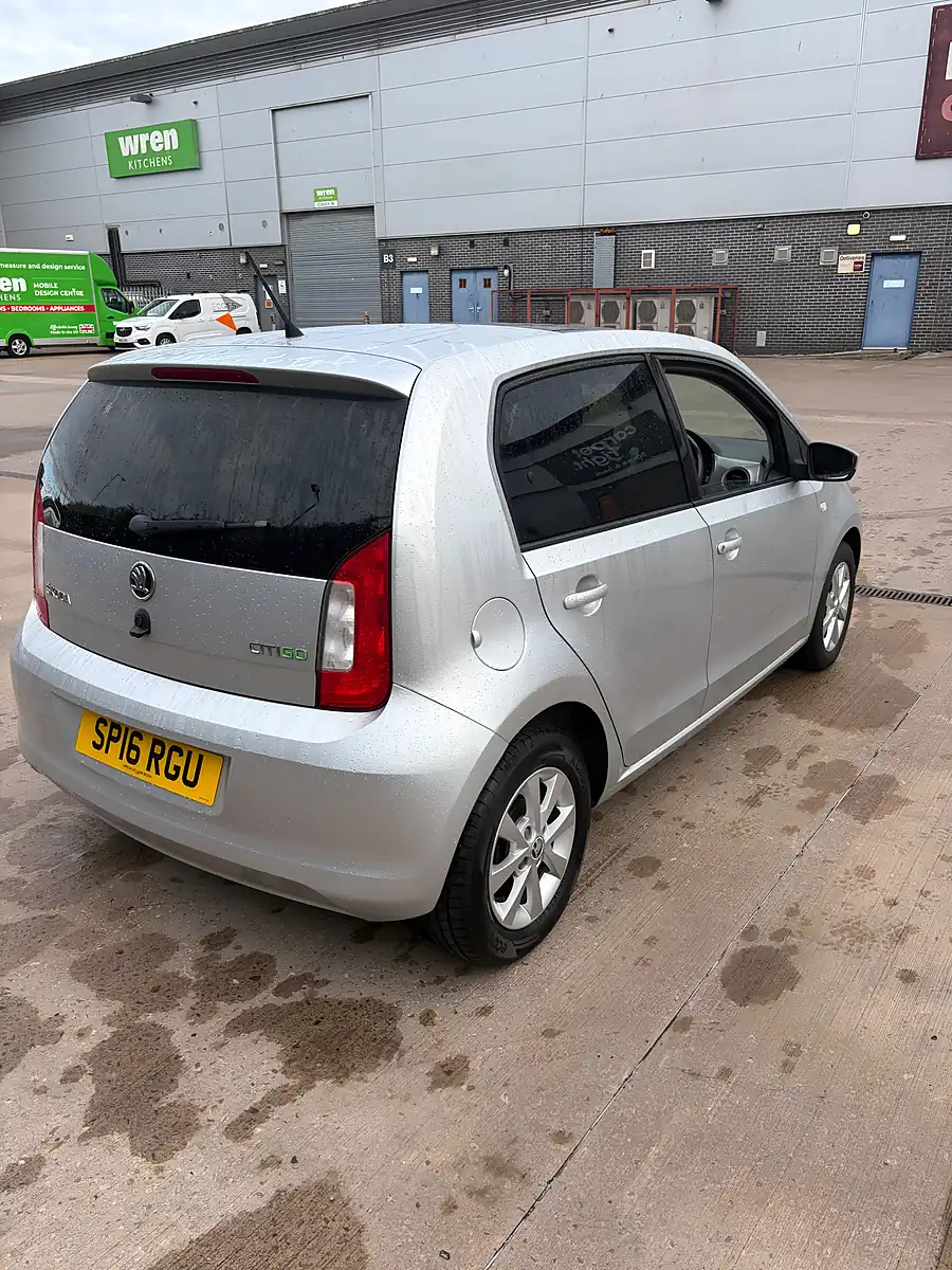 Used 2016 Skoda Citigo Se L Silver - Interior and Exterior details 4