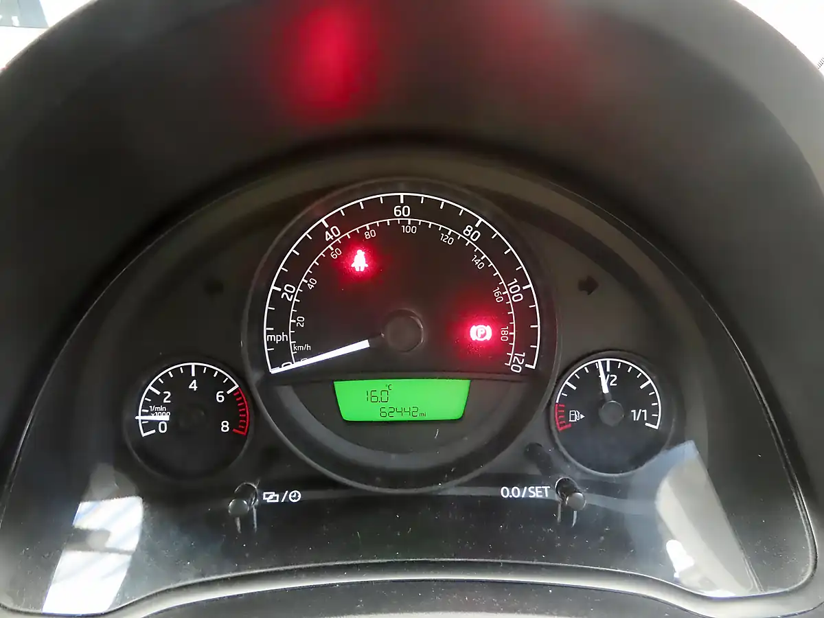 Used 2016 Skoda Citigo Se White - Interior and Exterior details 8