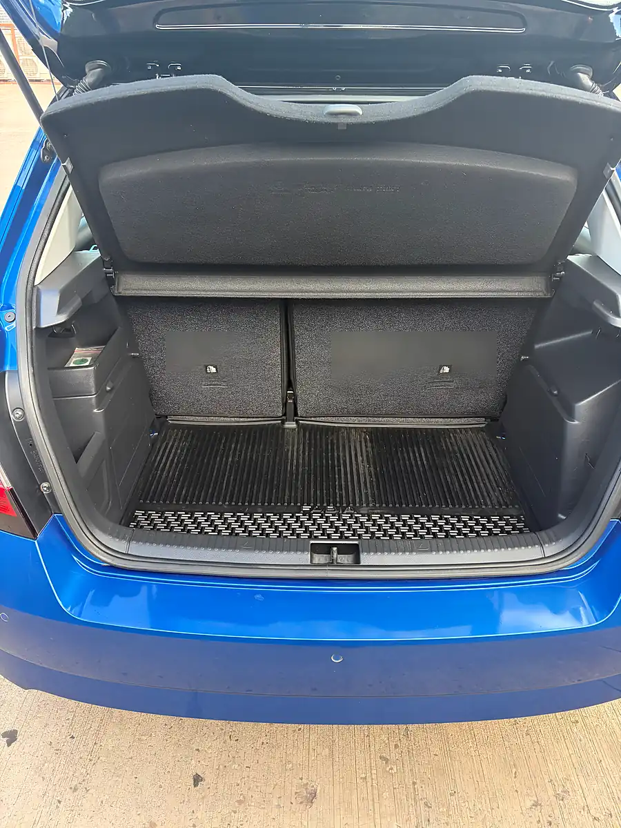 Used 2016 Skoda Fabia Colour Edition Blue - Interior and Exterior details 9