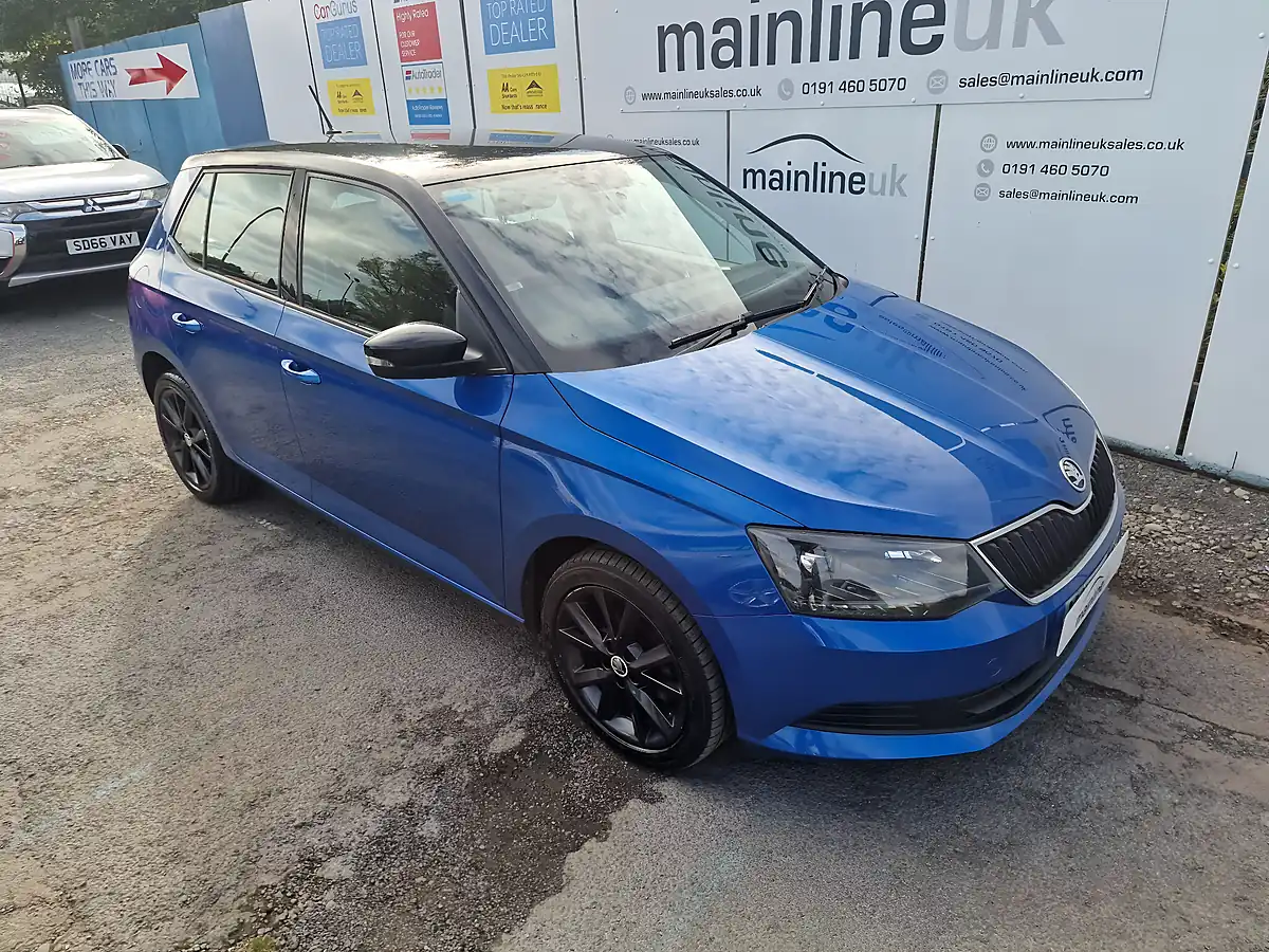Used 2016 Skoda Fabia Colour Edition Blue - Front View