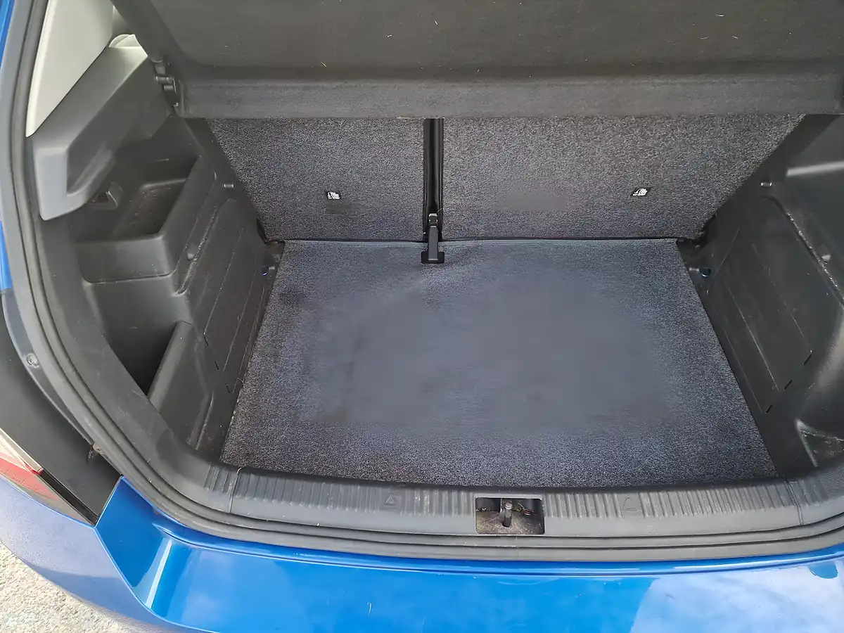Used 2016 Skoda Fabia Colour Edition Blue - Interior and Exterior details 16