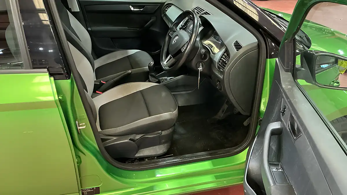 Used 2016 Skoda Fabia Colour Edition Green - Interior and Exterior details 5