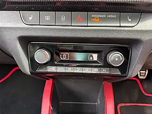 Used 2016 Skoda Fabia Monte Carlo Green - Interior and Exterior details 12