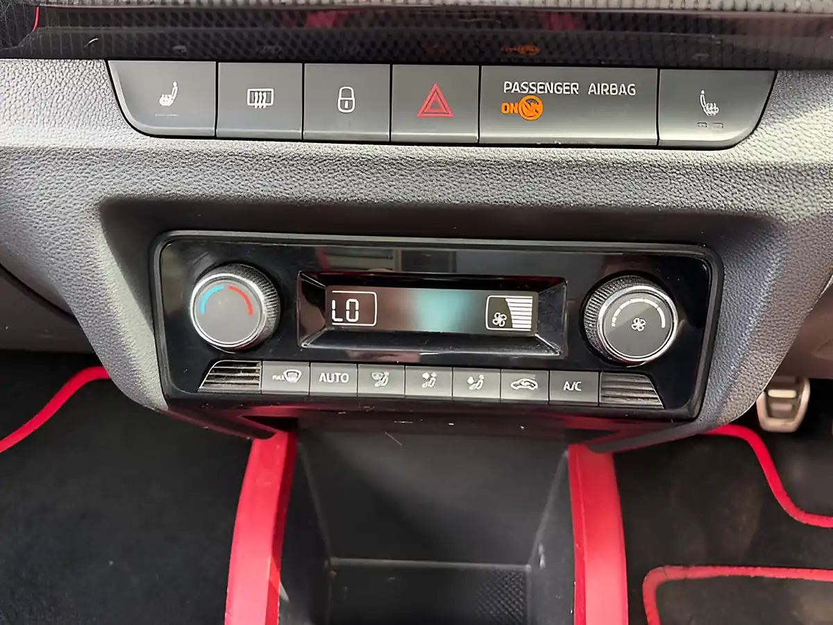 Used 2016 Skoda Fabia Monte Carlo Green - Interior and Exterior details 12