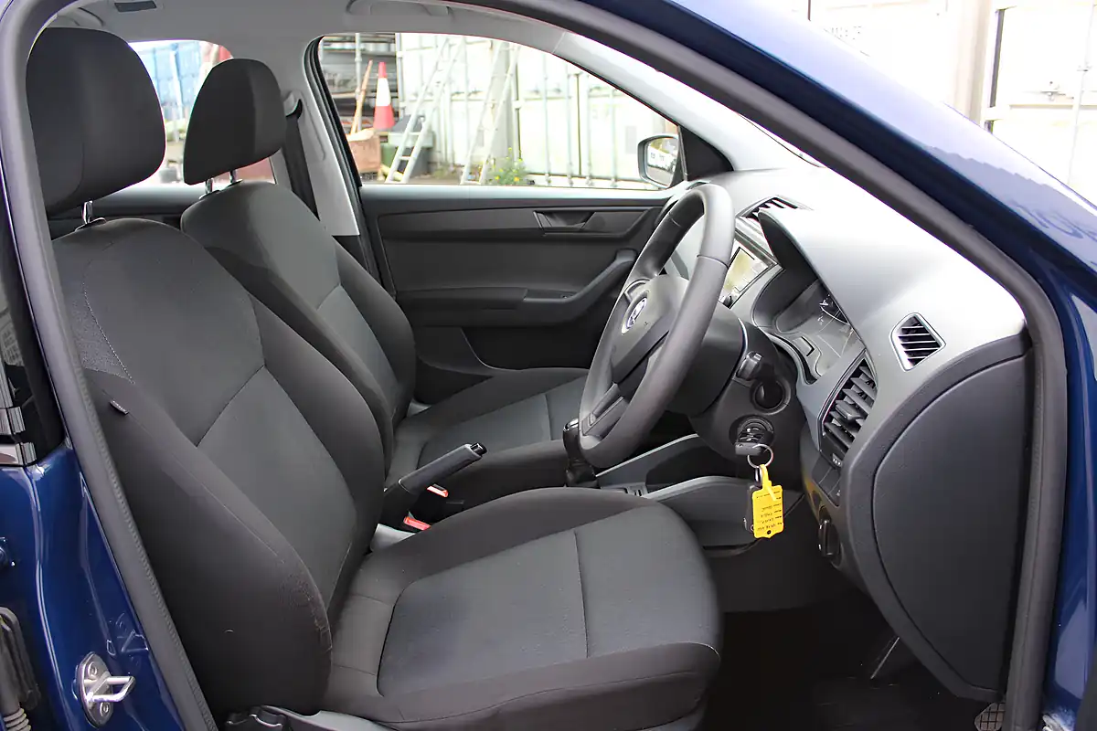 Used 2016 Skoda Fabia S Blue - Interior and Exterior details 12