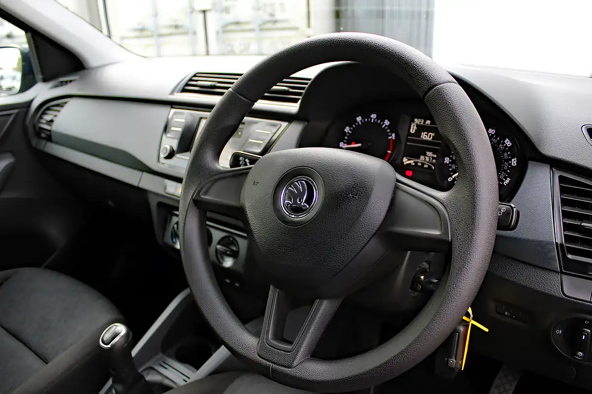 Used 2016 Skoda Fabia S Blue - Interior and Exterior details 14