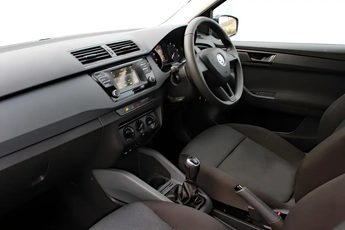 Used 2016 Skoda Fabia S Blue - Interior and Exterior details 15