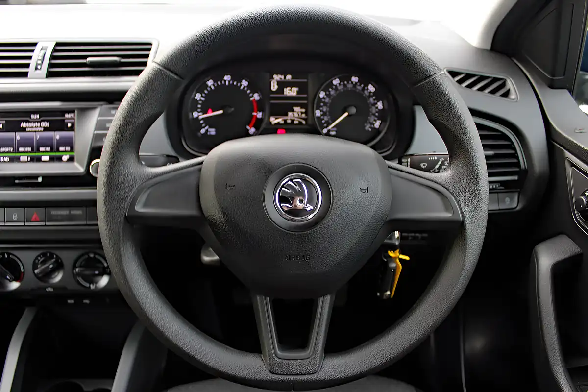 Used 2016 Skoda Fabia S Blue - Interior and Exterior details 19
