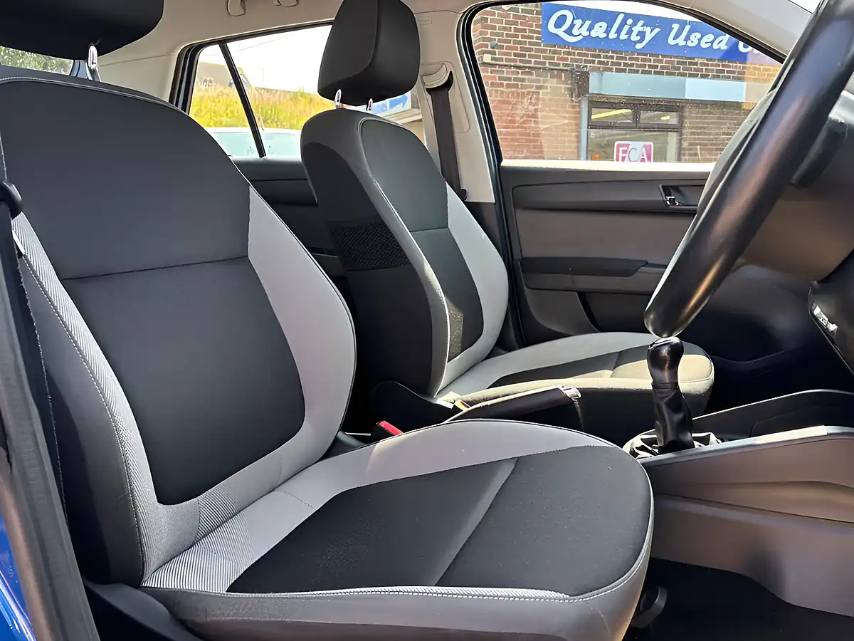 Used 2016 Skoda Fabia Se Blue - Interior and Exterior details 12
