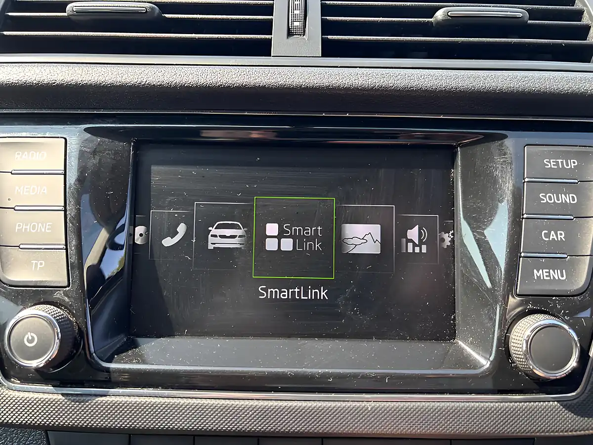 Used 2016 Skoda Fabia Se Blue - Interior and Exterior details 19