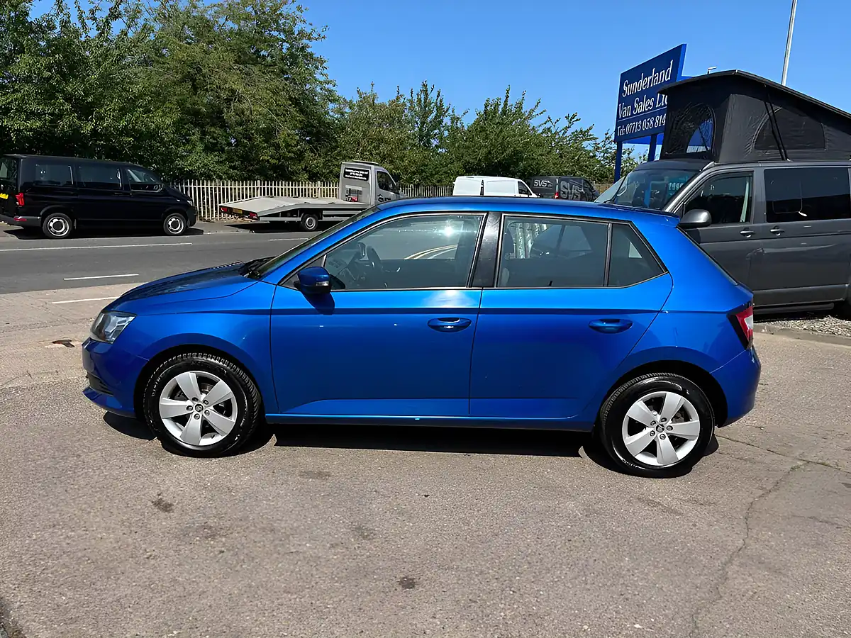Used 2016 Skoda Fabia Se Blue - Interior and Exterior details 6