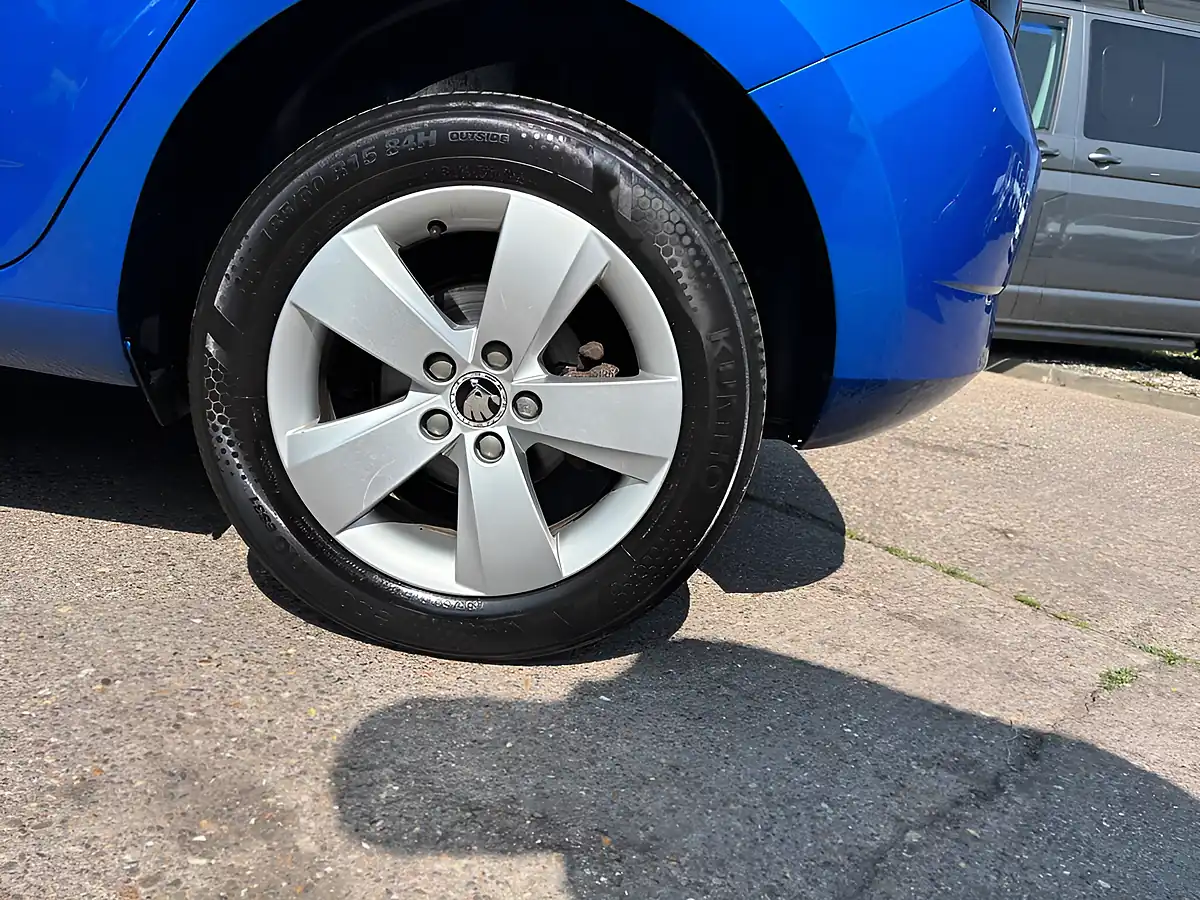 Used 2016 Skoda Fabia Se Blue - Interior and Exterior details 7
