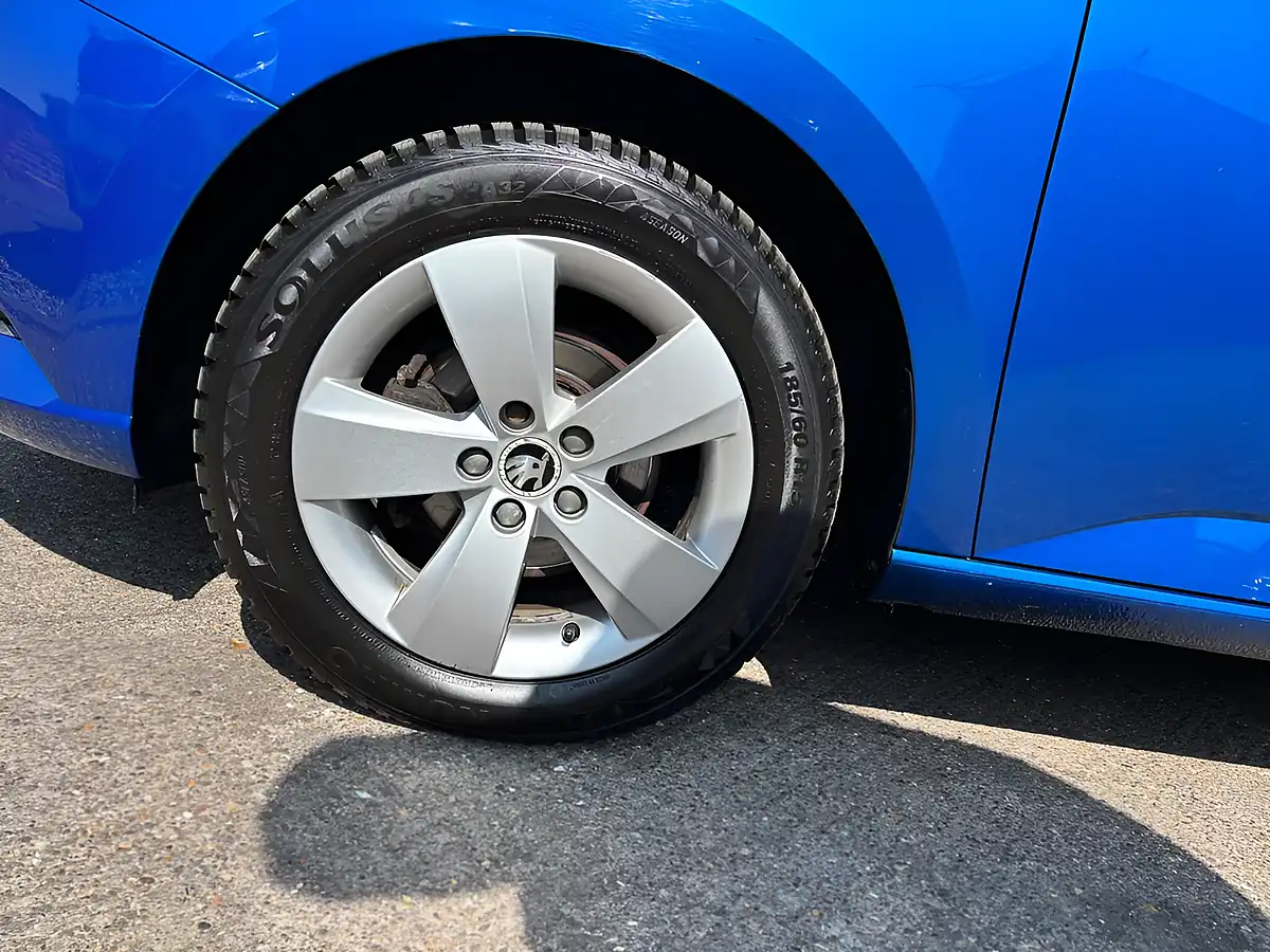Used 2016 Skoda Fabia Se Blue - Interior and Exterior details 8