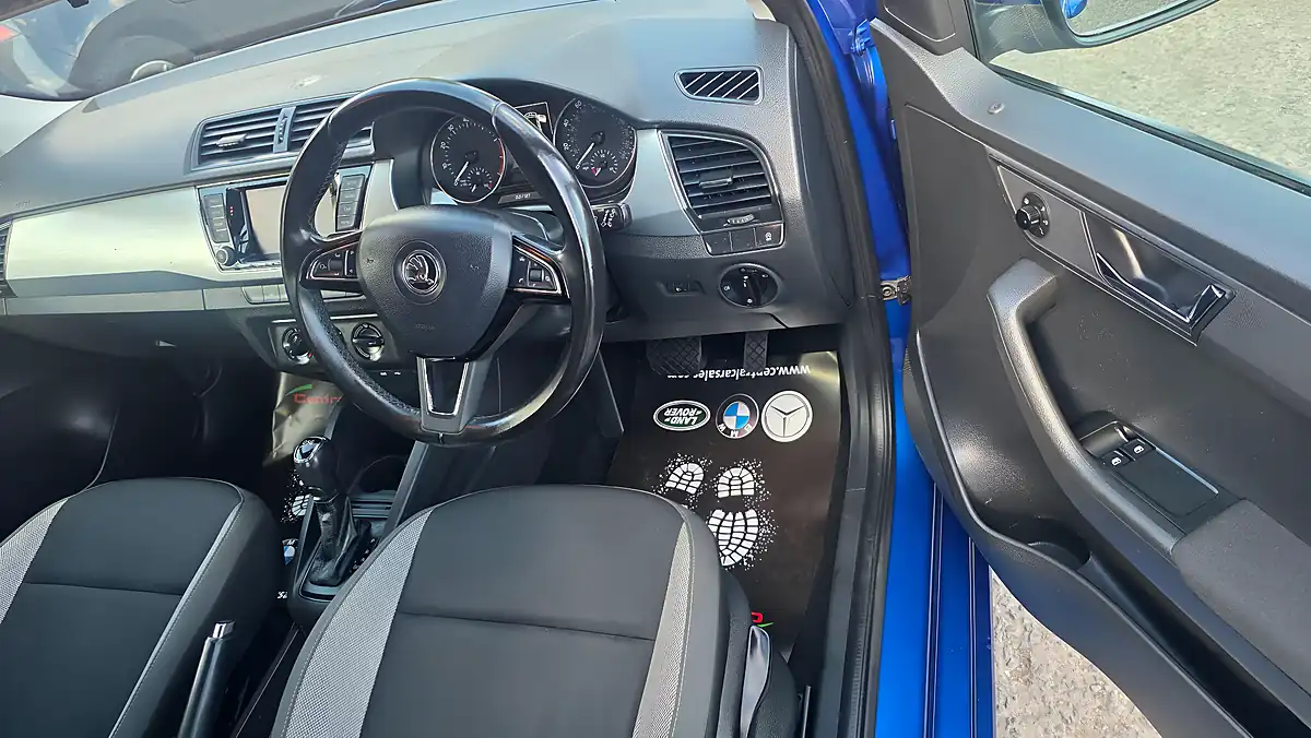 Used 2016 Skoda Fabia Se Blue - Interior and Exterior details 13