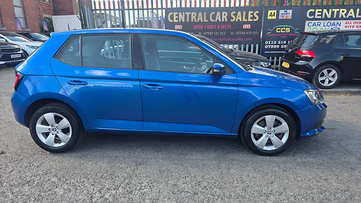 Used 2016 Skoda Fabia Se Blue - Interior and Exterior details 4
