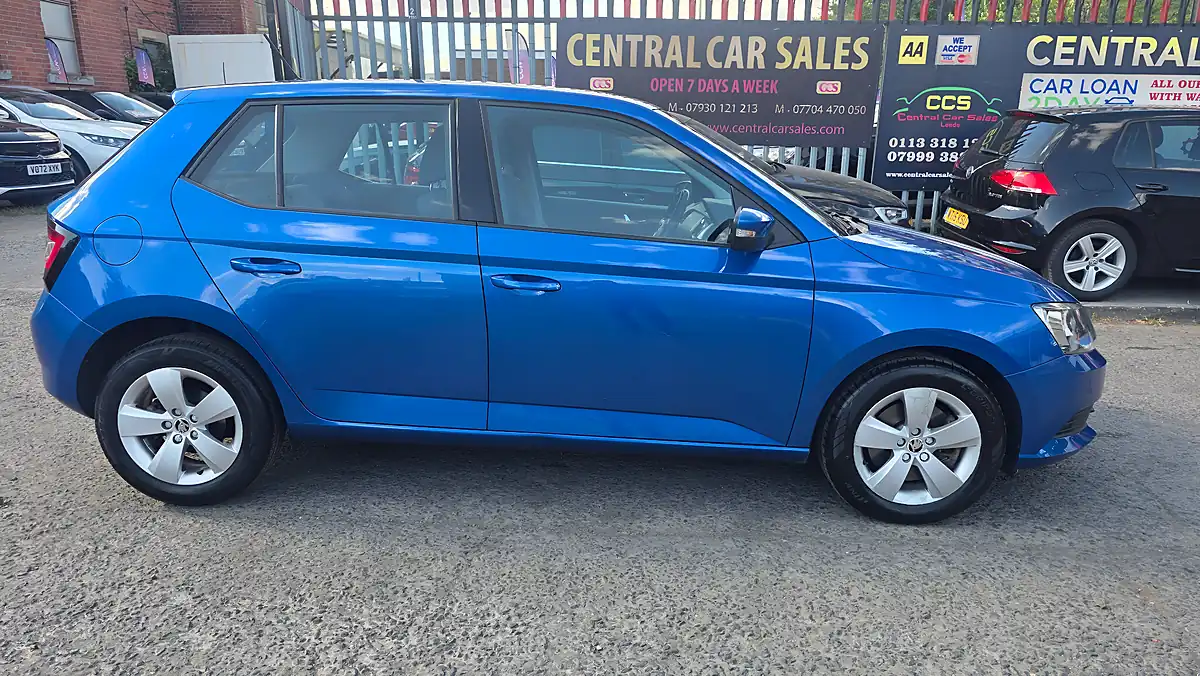 Used 2016 Skoda Fabia Se Blue - Interior and Exterior details 5