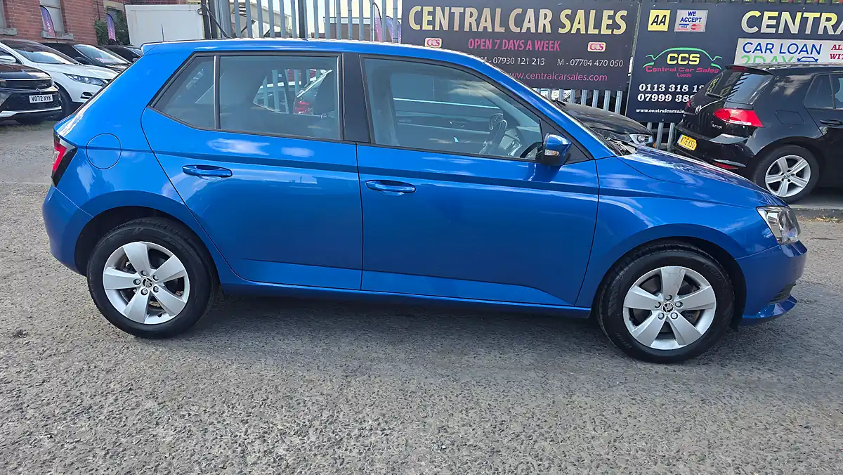 Used 2016 Skoda Fabia Se Blue - Interior and Exterior details 6