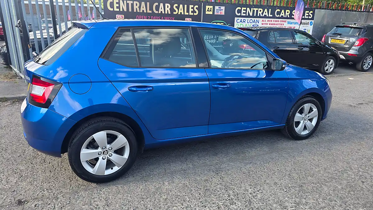 Used 2016 Skoda Fabia Se Blue - Interior and Exterior details 7