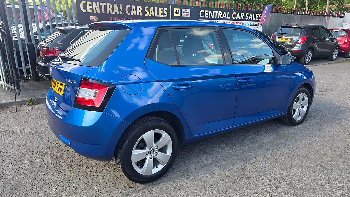 Used 2016 Skoda Fabia Se Blue - Interior and Exterior details 9