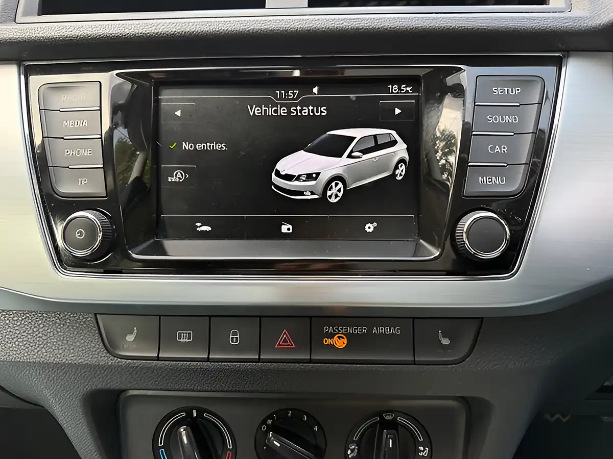 Used 2016 Skoda Fabia Se Blue - Interior and Exterior details 10