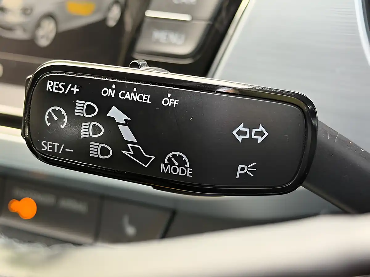 Used 2016 Skoda Fabia Se Blue - Interior and Exterior details 13