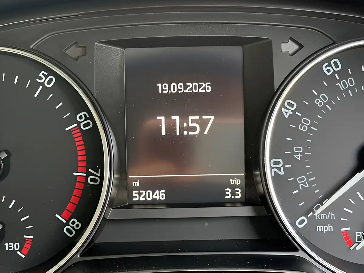 Used 2016 Skoda Fabia Se Blue - Interior and Exterior details 14