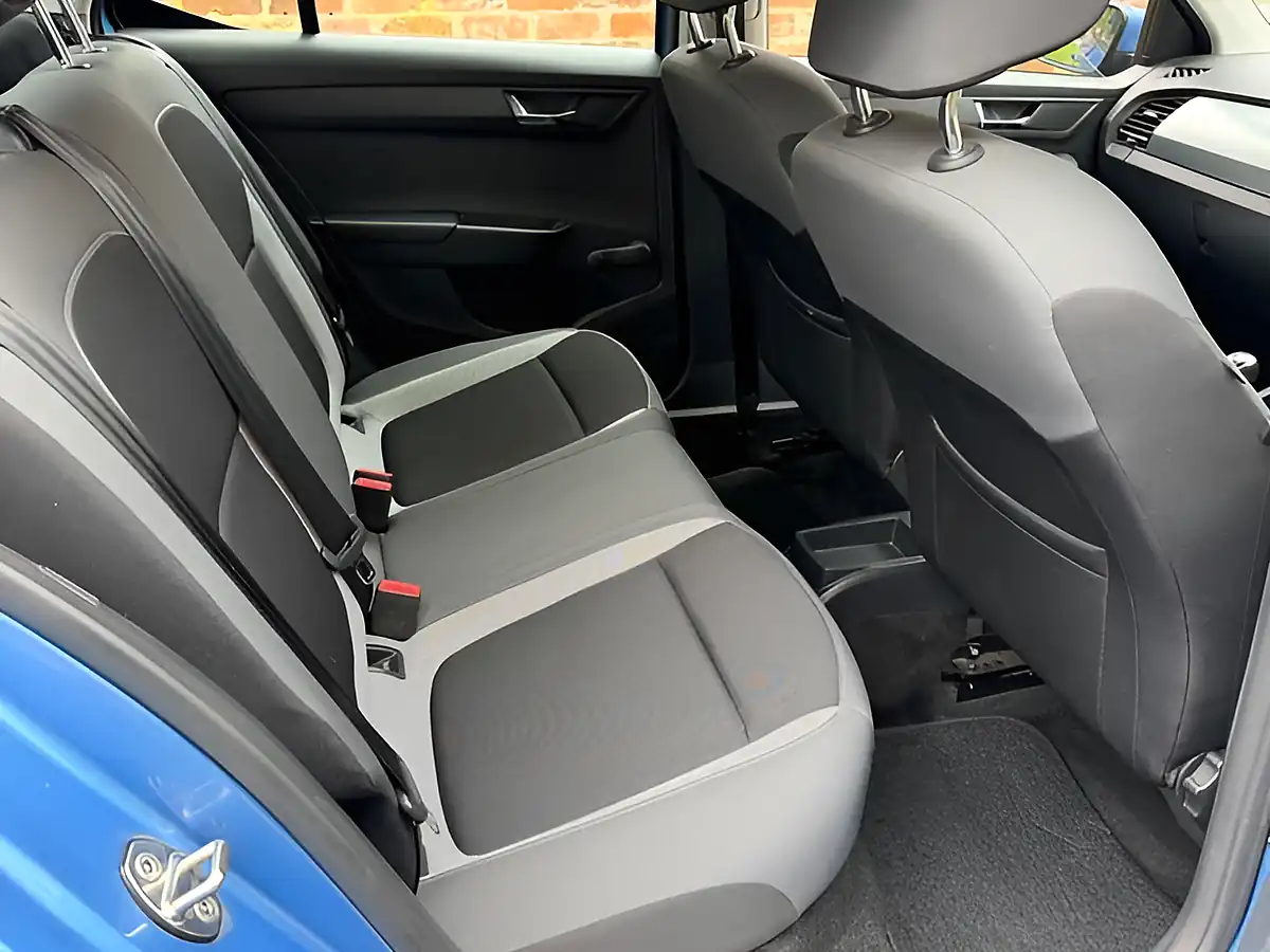 Used 2016 Skoda Fabia Se Blue - Interior and Exterior details 16