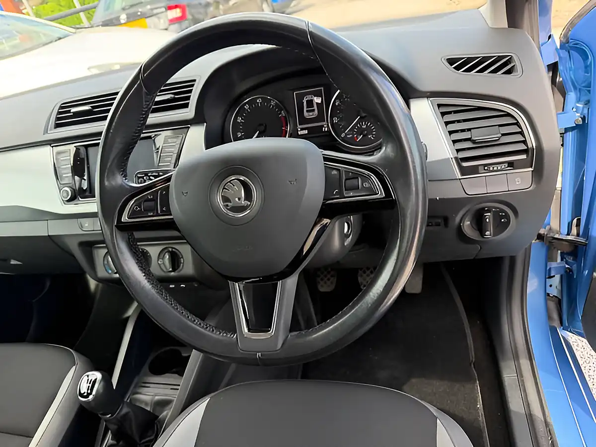 Used 2016 Skoda Fabia Se Blue - Interior and Exterior details 3
