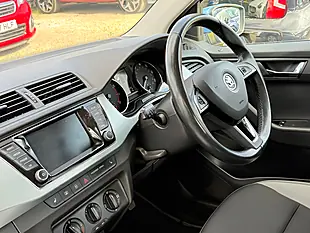 Used 2016 Skoda Fabia Se Blue - Interior and Exterior details 6