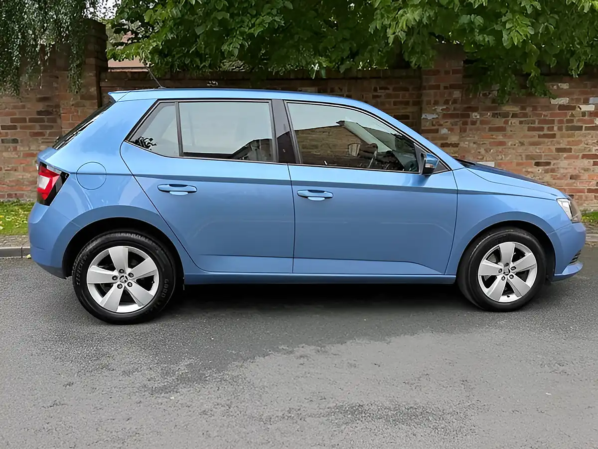Used 2016 Skoda Fabia Se Blue - Interior and Exterior details 7