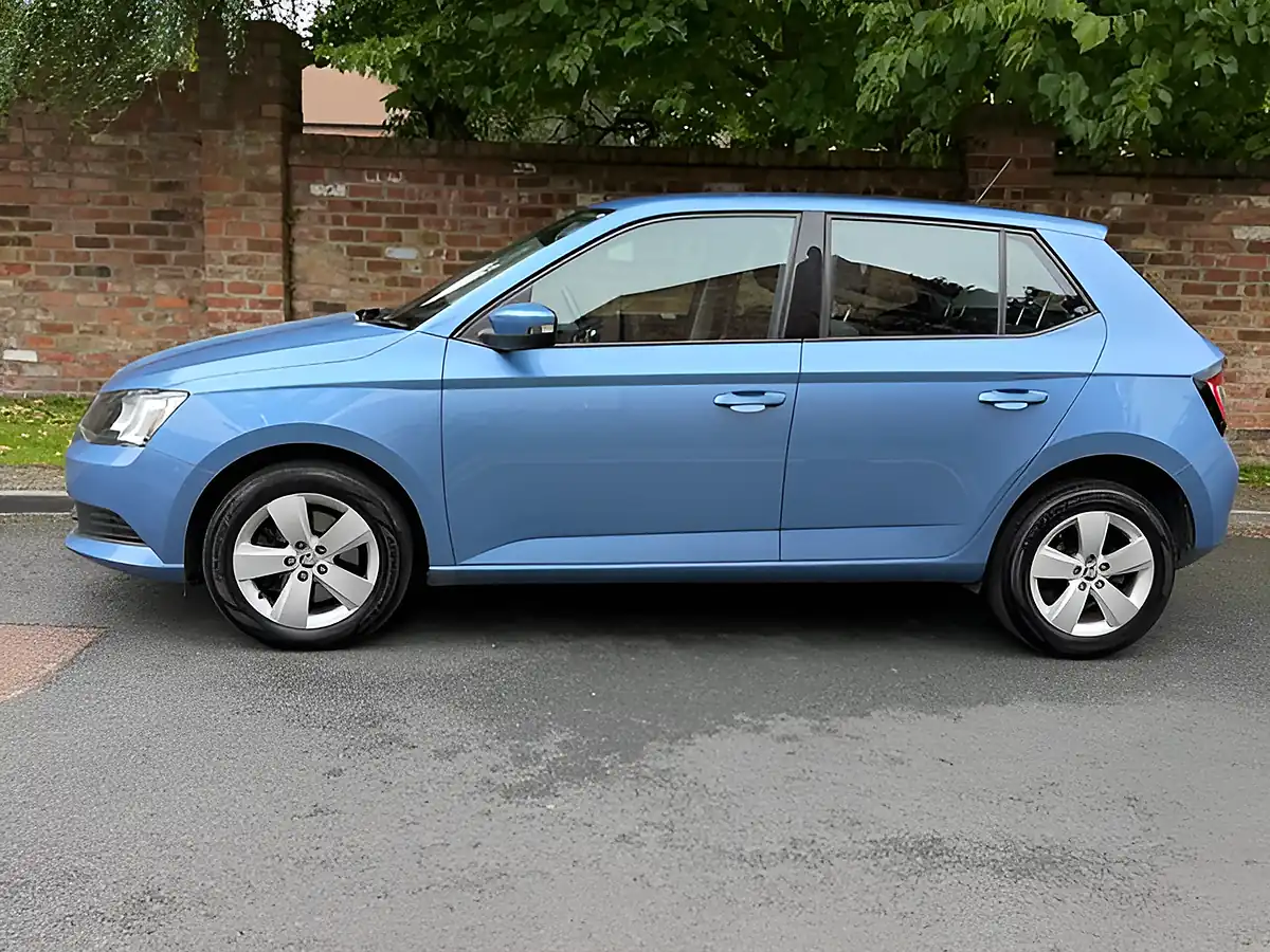 Used 2016 Skoda Fabia Se Blue - Interior and Exterior details 8