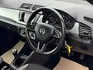 Used 2016 Skoda Fabia Se Blue - Interior and Exterior details 14
