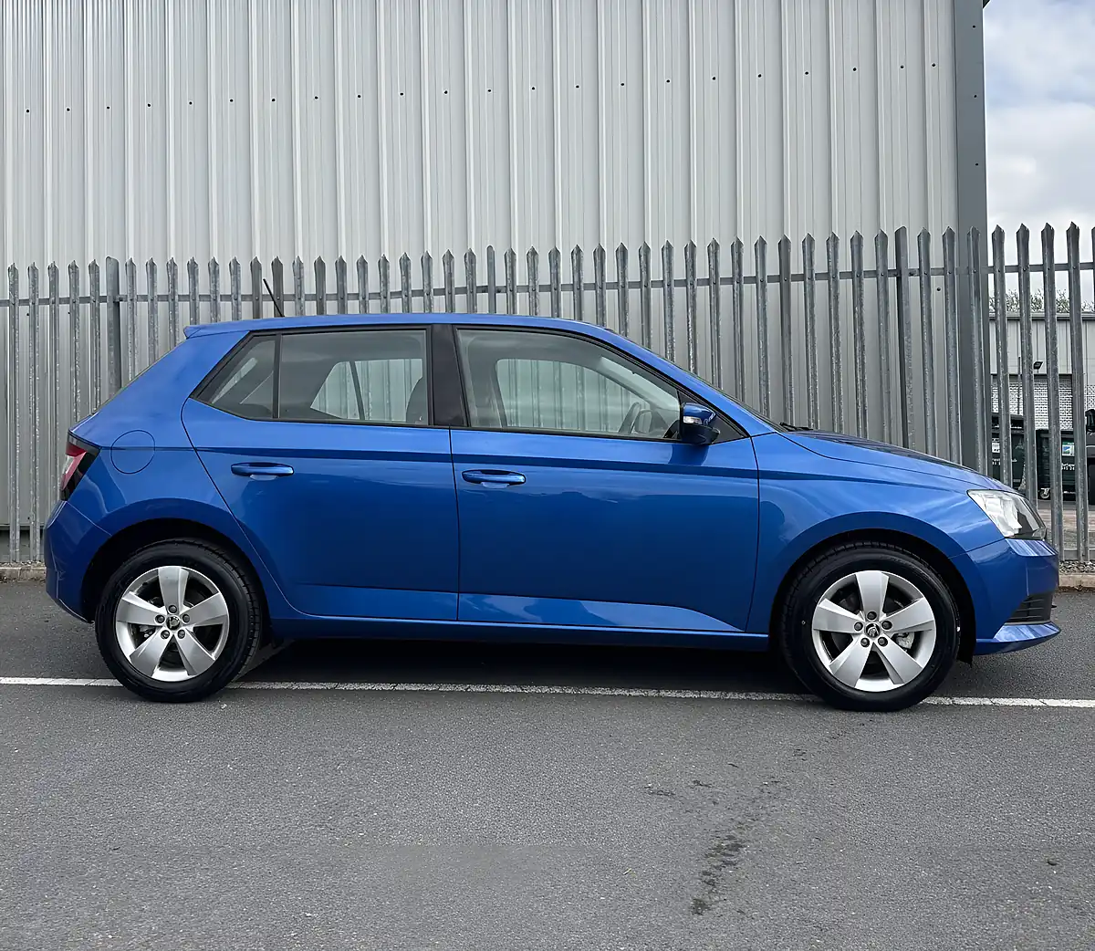 Used 2016 Skoda Fabia Se Blue - Interior and Exterior details 7
