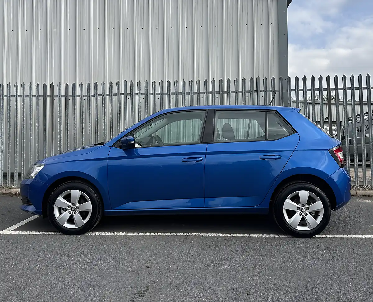 Used 2016 Skoda Fabia Se Blue - Interior and Exterior details 8