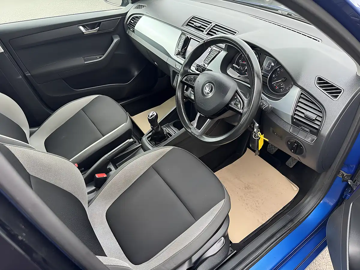 Used 2016 Skoda Fabia Se Blue - Interior and Exterior details 9