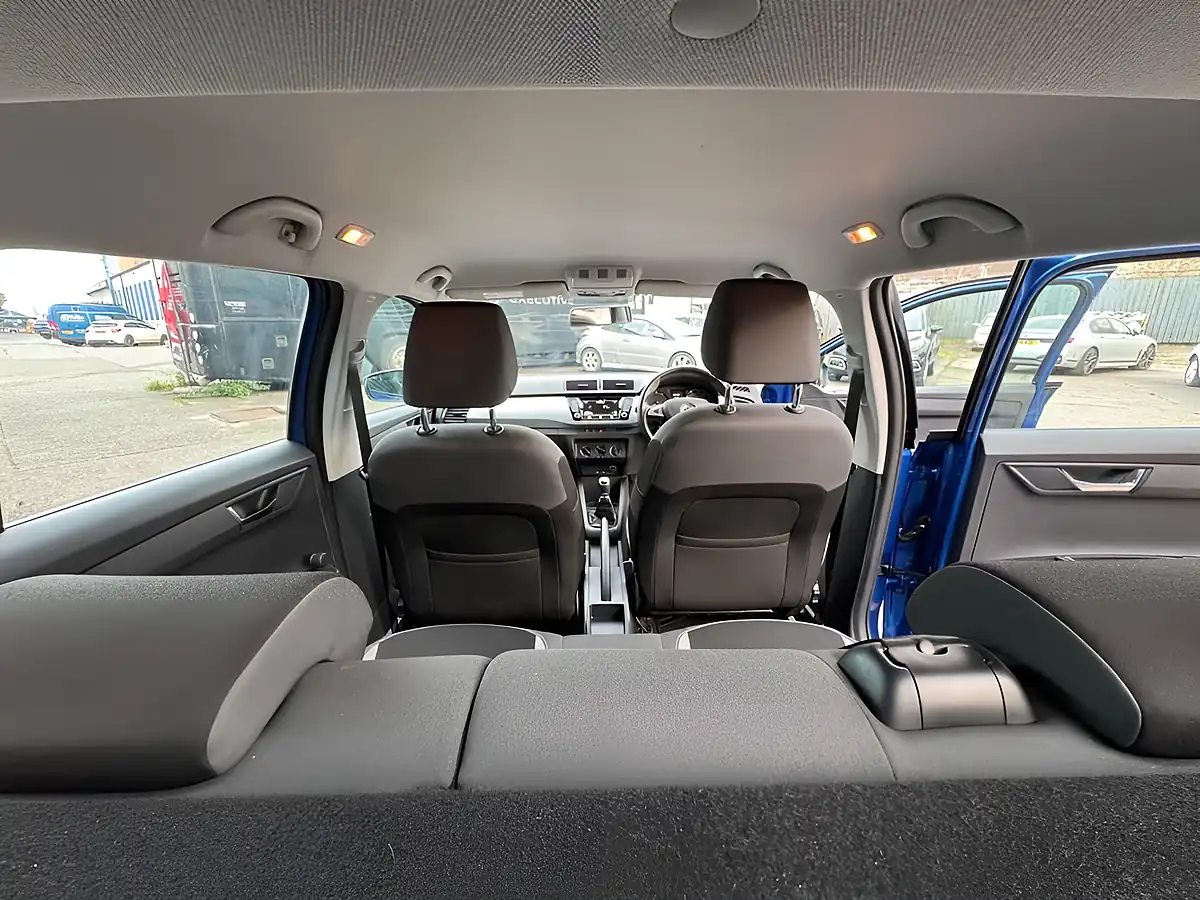 Used 2016 Skoda Fabia Se Blue - Interior and Exterior details 12