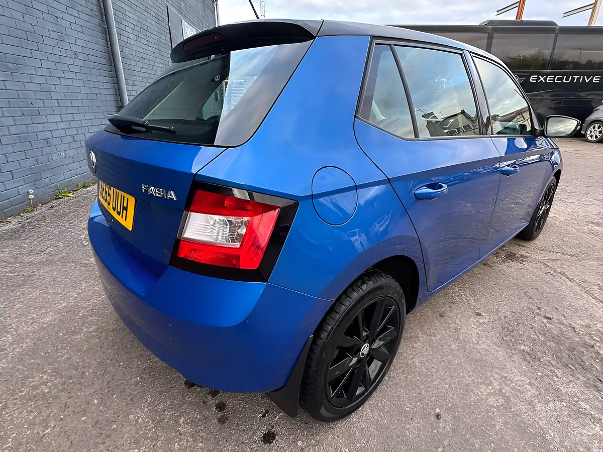 Used 2016 Skoda Fabia Se Blue - Interior and Exterior details 19