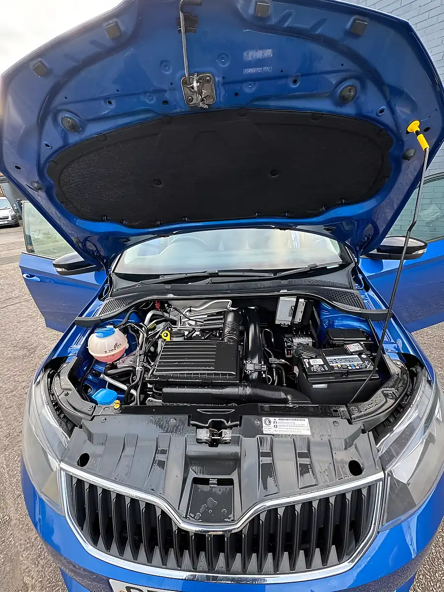 Used 2016 Skoda Fabia Se Blue - Interior and Exterior details 4