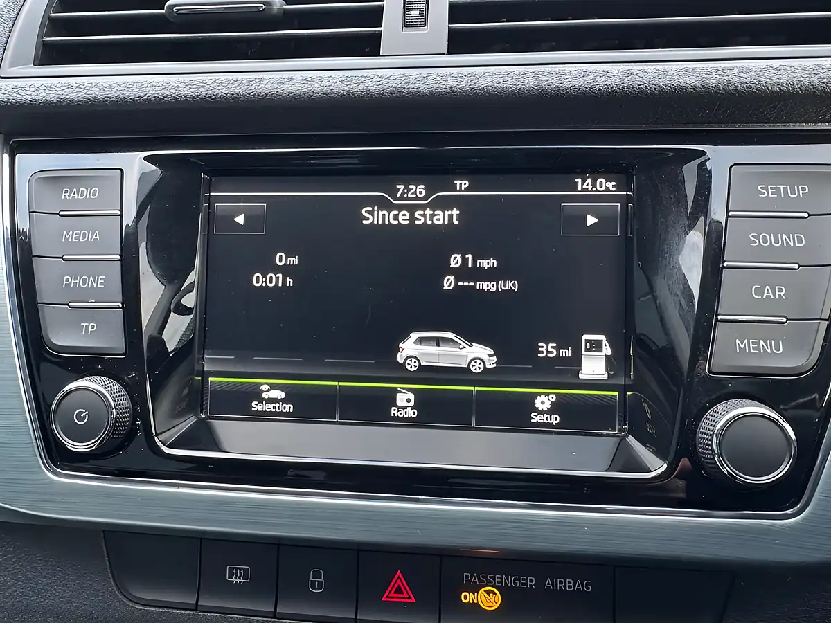 Used 2016 Skoda Fabia Se Blue - Interior and Exterior details 6