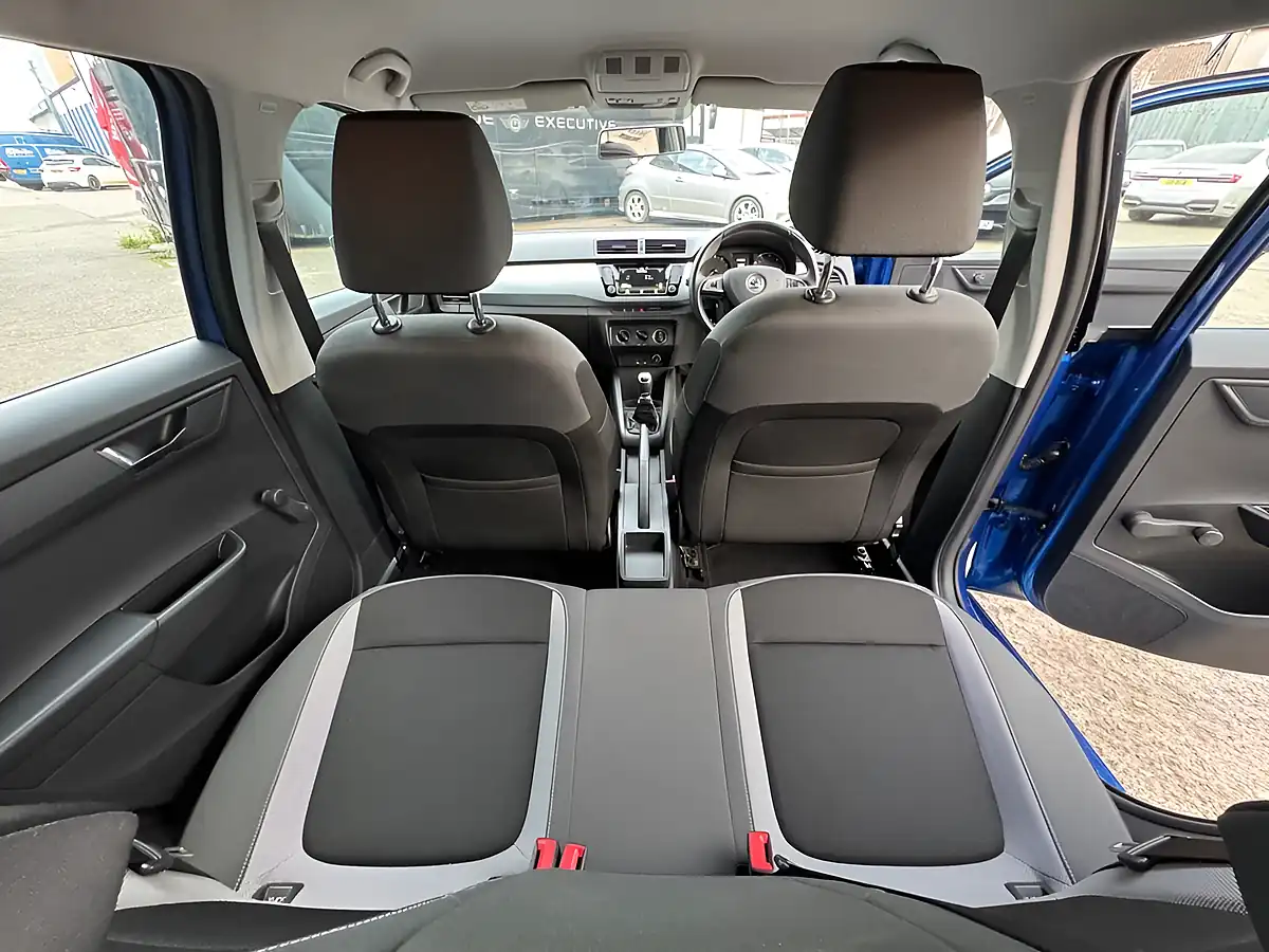 Used 2016 Skoda Fabia Se Blue - Interior and Exterior details 9