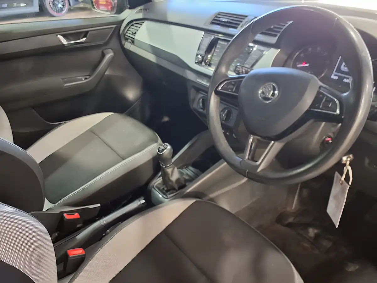 Used 2016 Skoda Fabia Se Grey - Interior and Exterior details 5