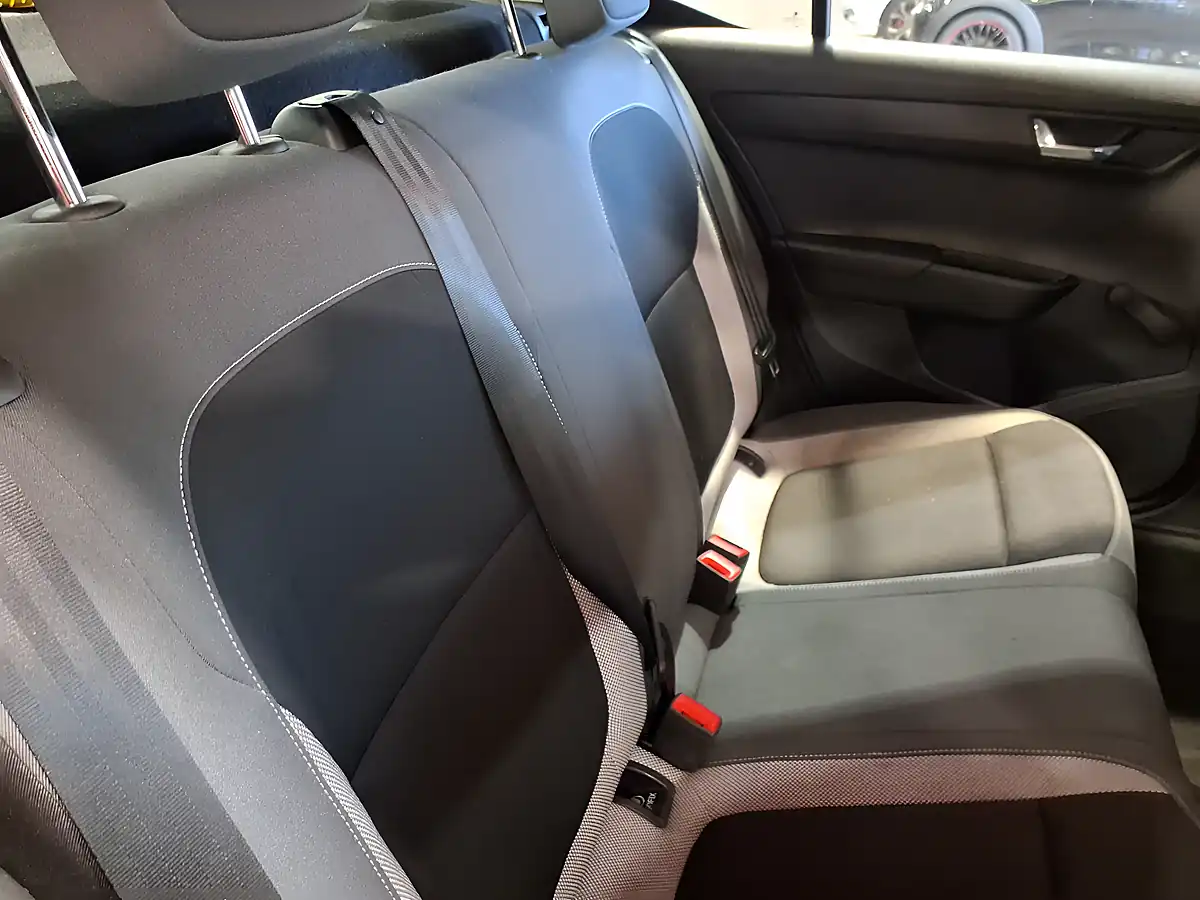Used 2016 Skoda Fabia Se Grey - Interior and Exterior details 7