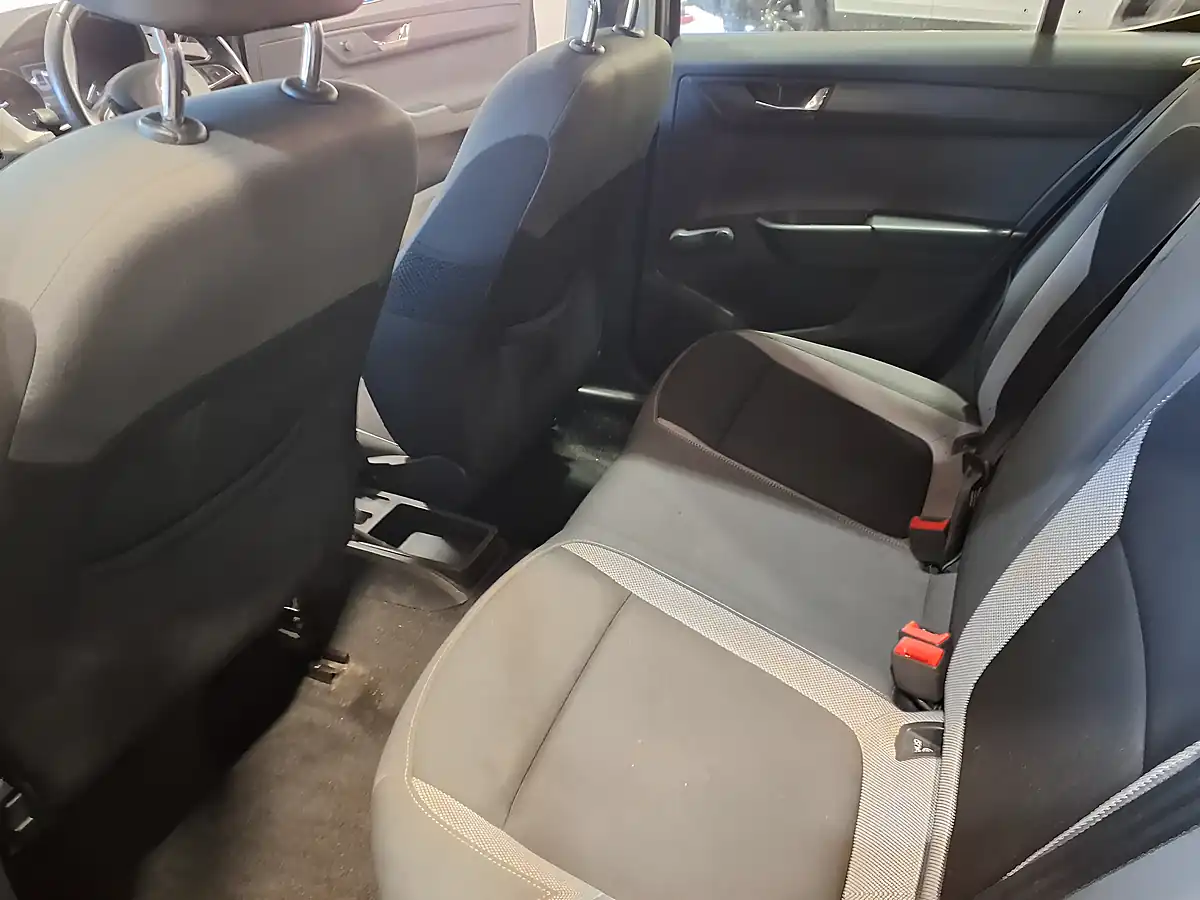 Used 2016 Skoda Fabia Se Grey - Interior and Exterior details 8