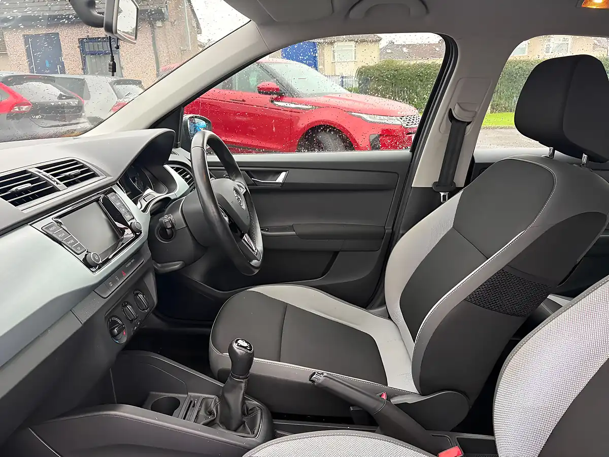 Used 2016 Skoda Fabia Se Grey - Interior and Exterior details 14